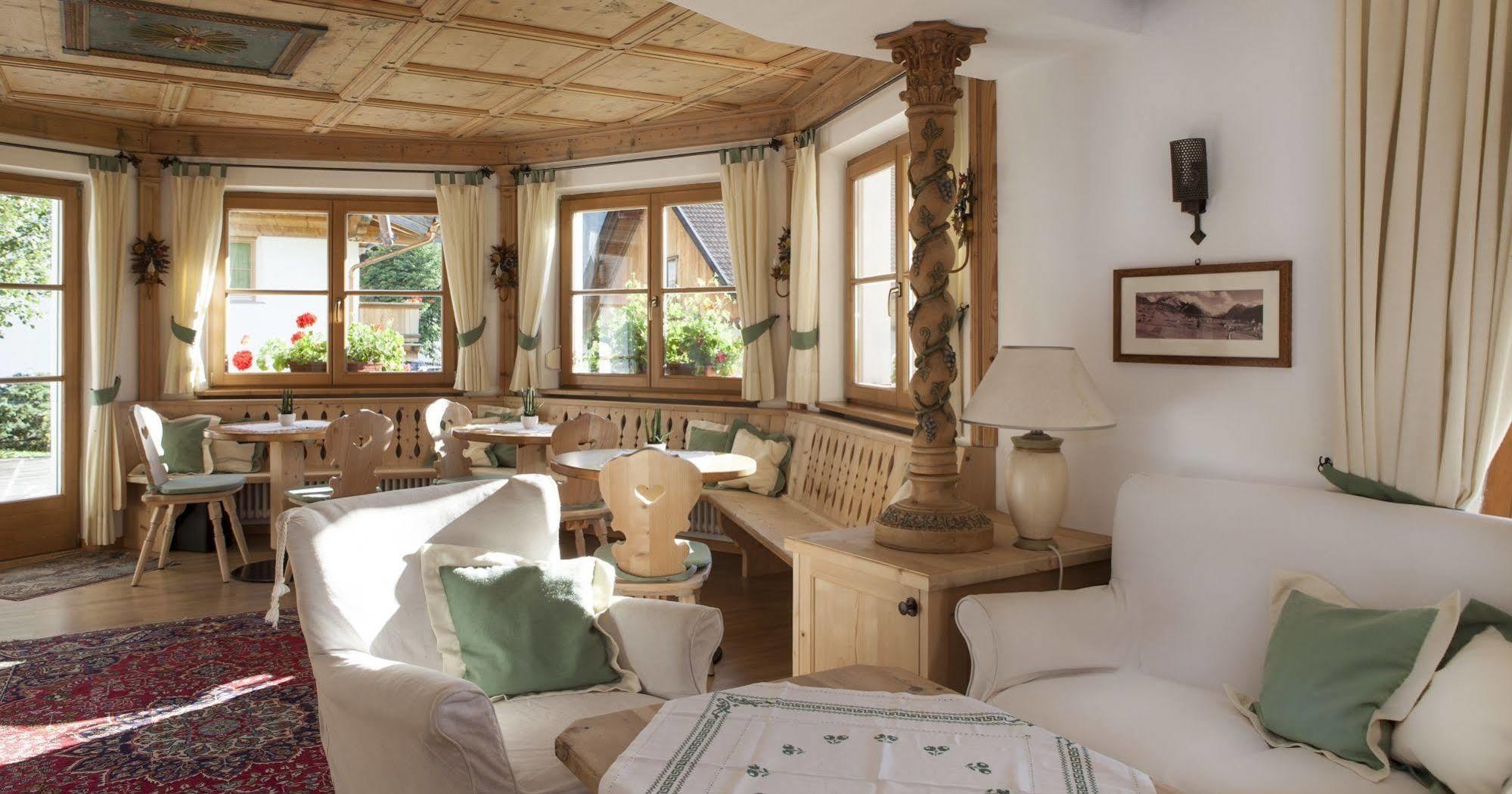 Dependance Hotel Mareo Dolomites San Vigilio Di Marebbe Bagian luar foto