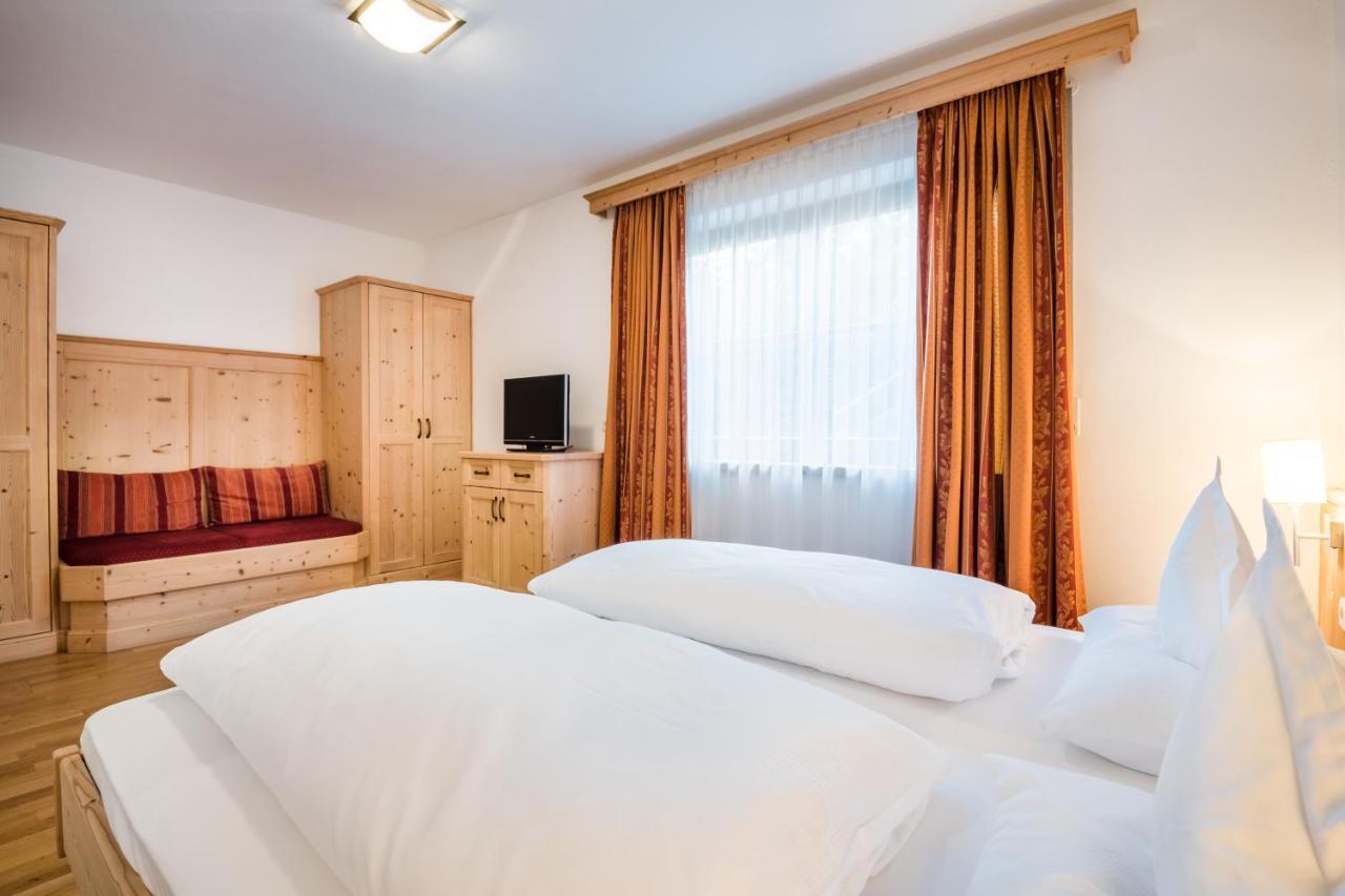 Dependance Hotel Mareo Dolomites San Vigilio Di Marebbe Bagian luar foto